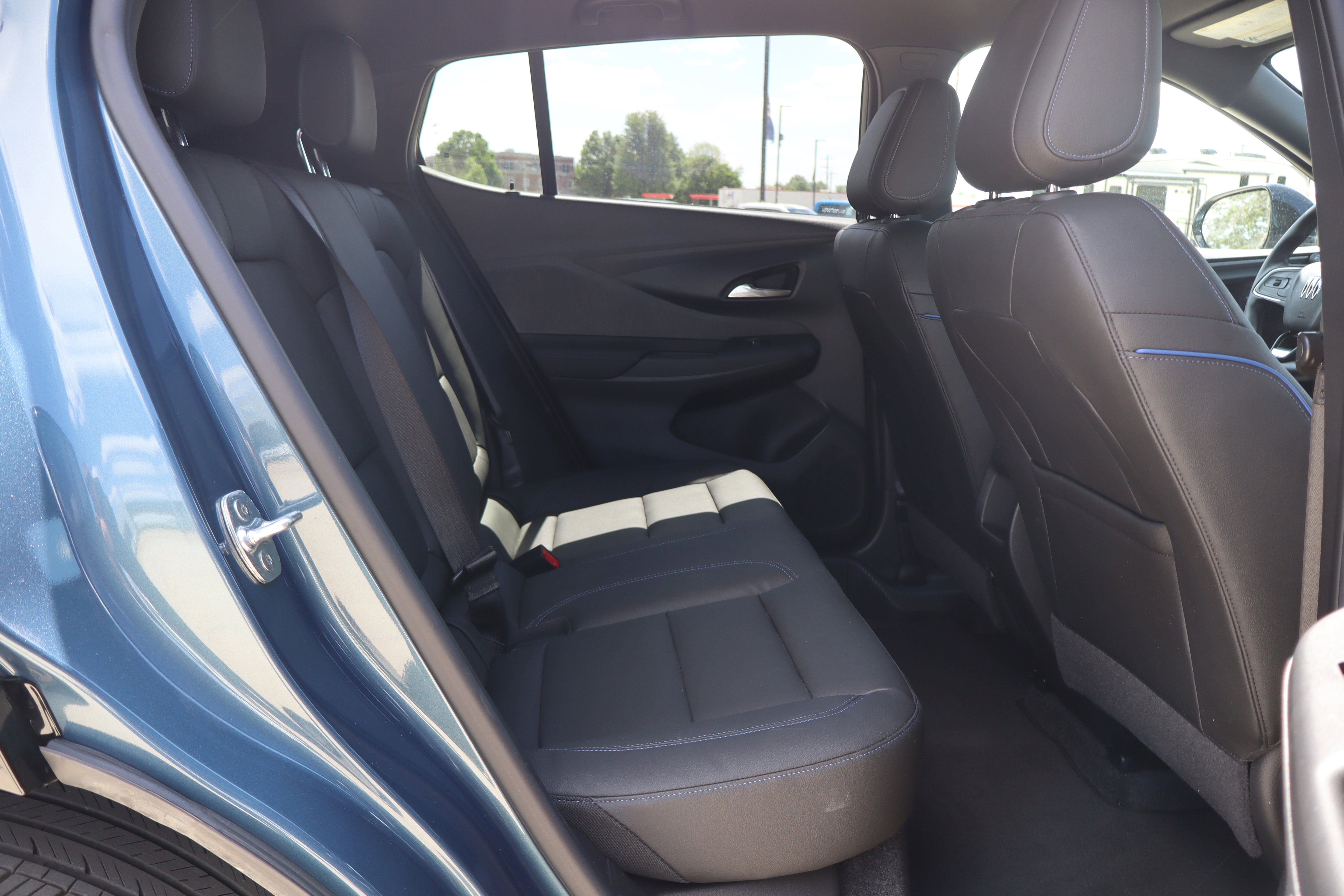 Used 2024 Buick Envista Sport Touring w/ Convenience I Package FWD image 11