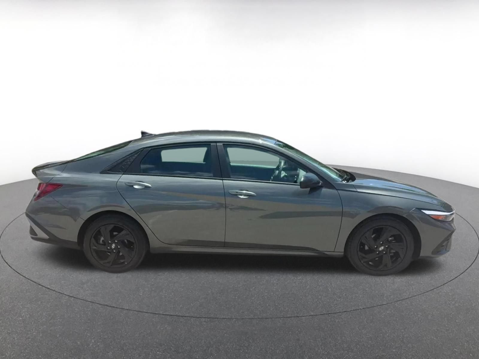 Used 2026 Hyundai Elantra Sport FWD image 16