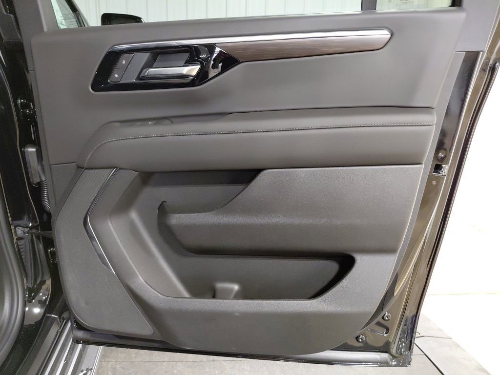New 2026 Chevrolet Suburban LS w/ LS Custom Edition AWD/4WD image 20