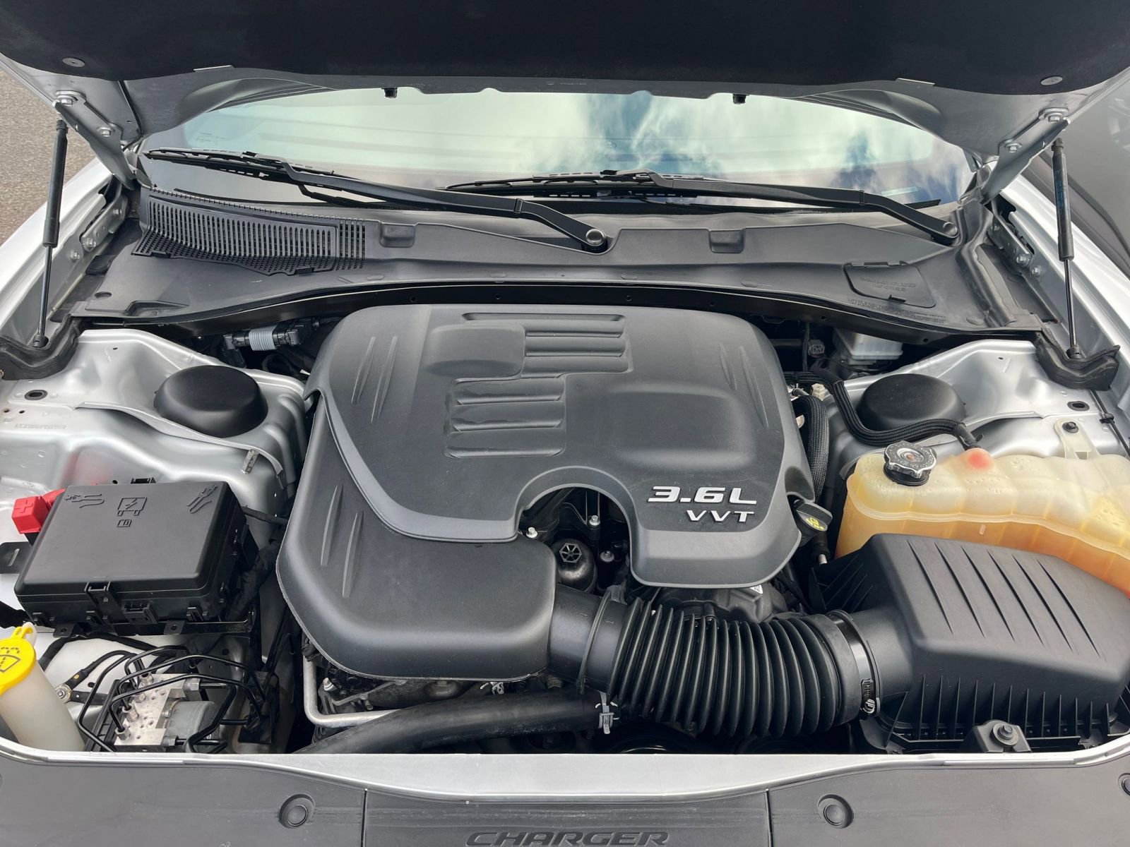 Used 2023 Dodge Charger SXT image 28