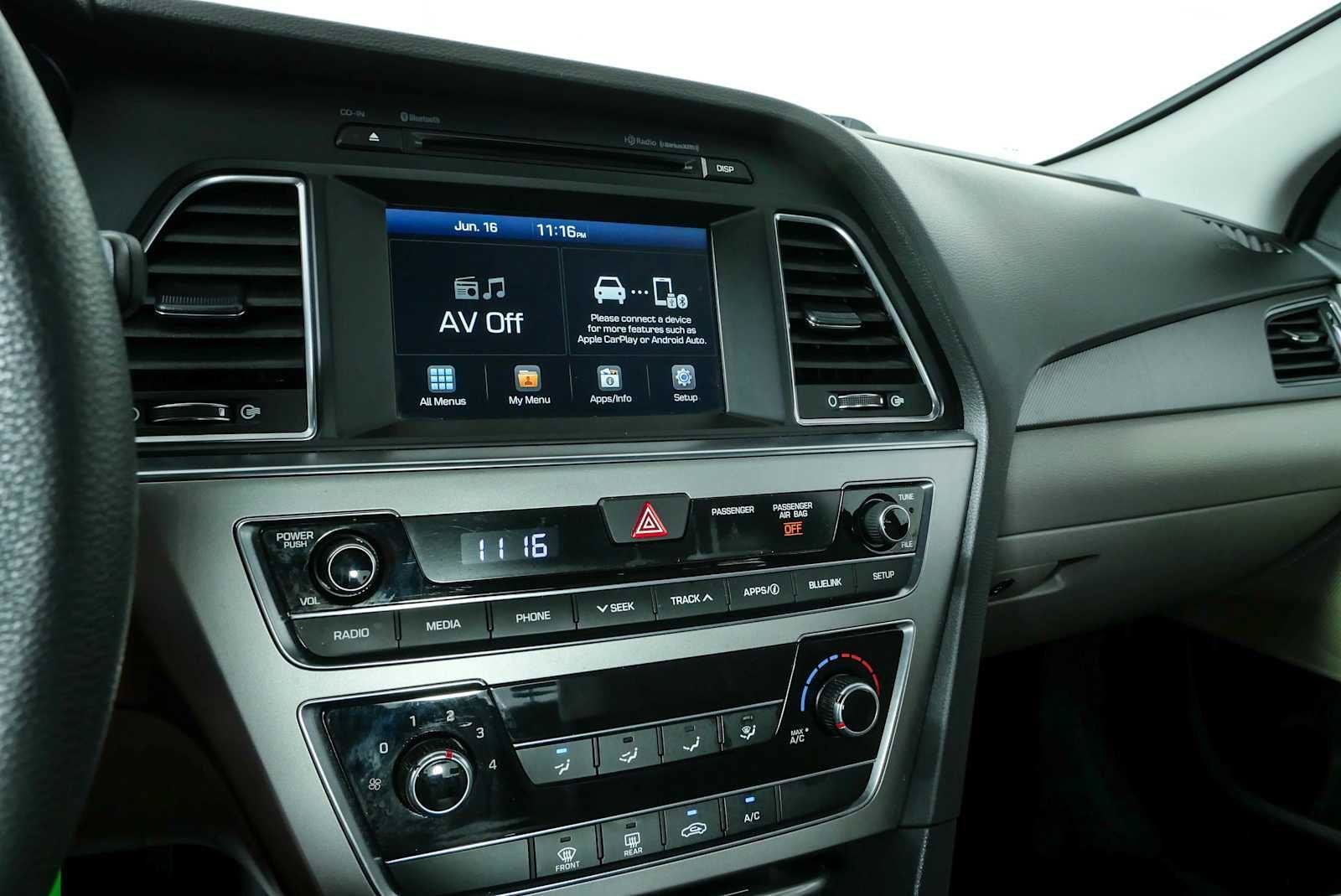 Used 2017 Hyundai Sonata SE FWD image 12