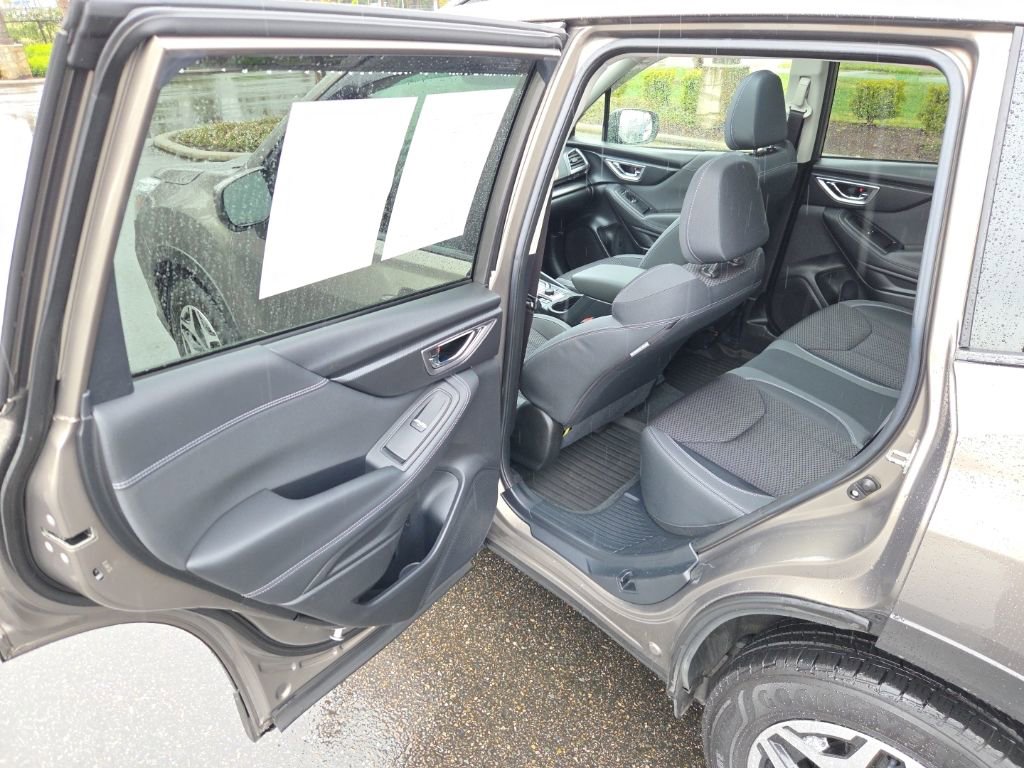 Used 2019 Subaru Forester Premium w/ All-Weather Package image 15
