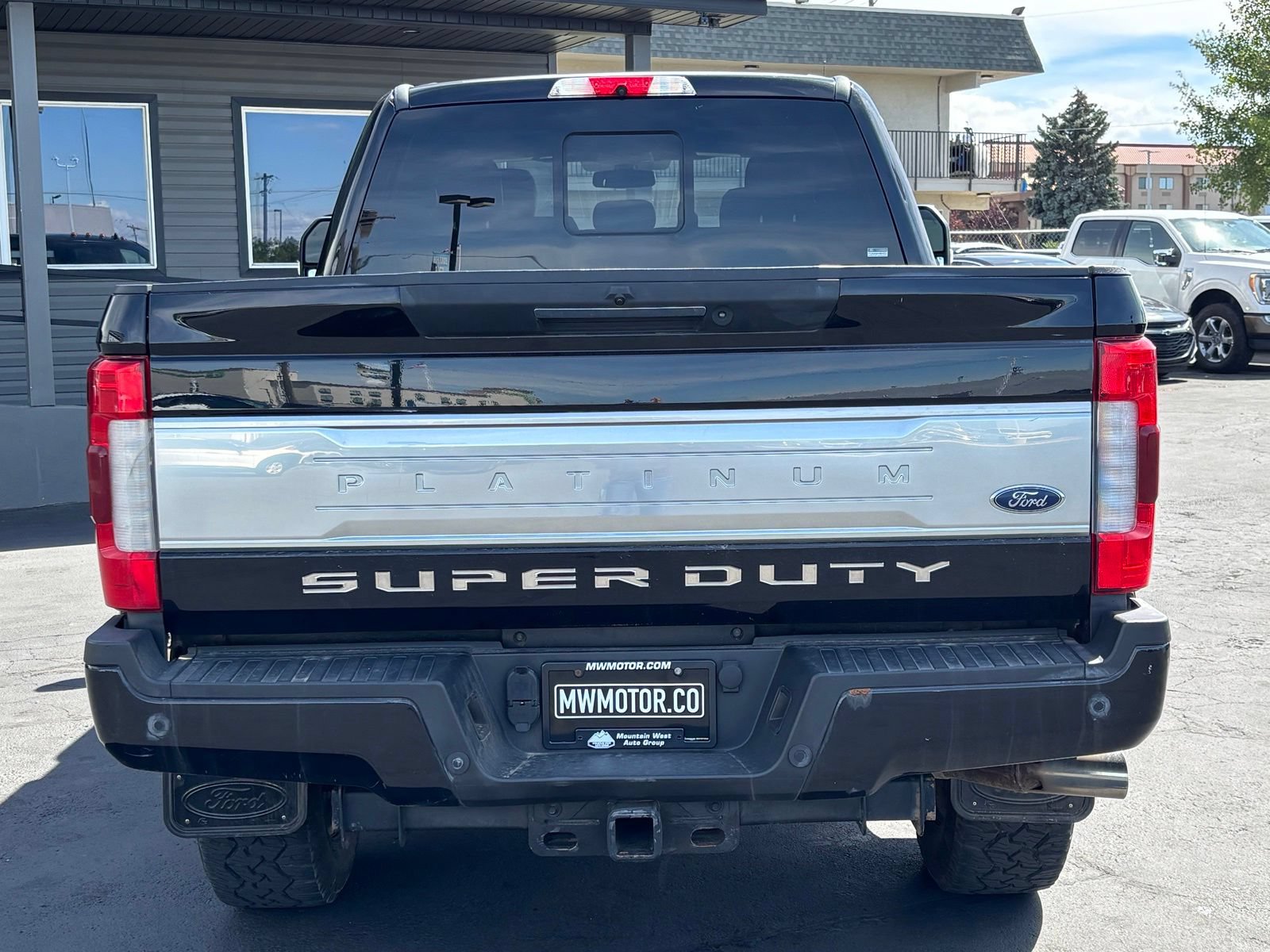 Used 2019 Ford F350 Platinum w/ Platinum Ultimate Package AWD/4WD image 4