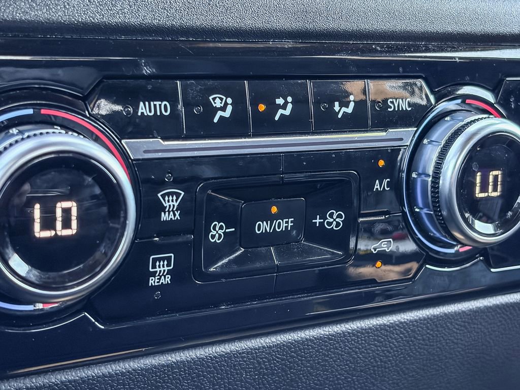 Used 2024 GMC Sierra 1500 SLE image 29