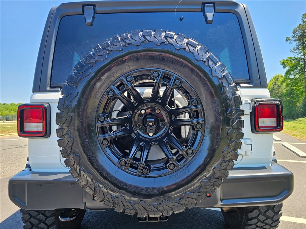 Used 2019 Jeep Wrangler Unlimited Sahara AWD/4WD image 10