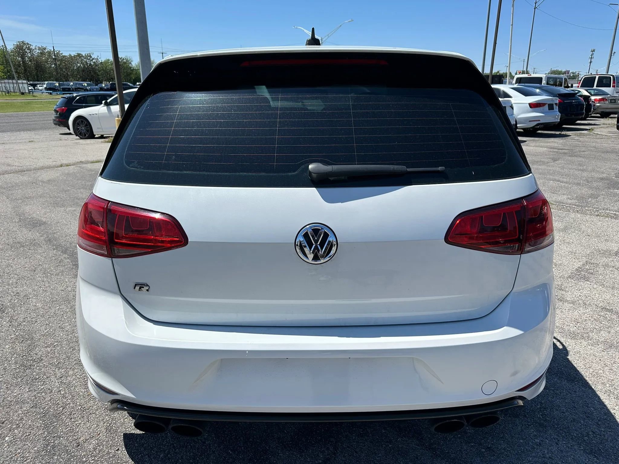 Used 2016 Volkswagen Golf R 4-Door AWD/4WD image 33