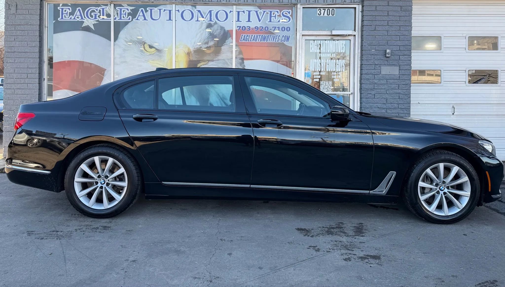 Used 2018 BMW 740i xDrive image 2