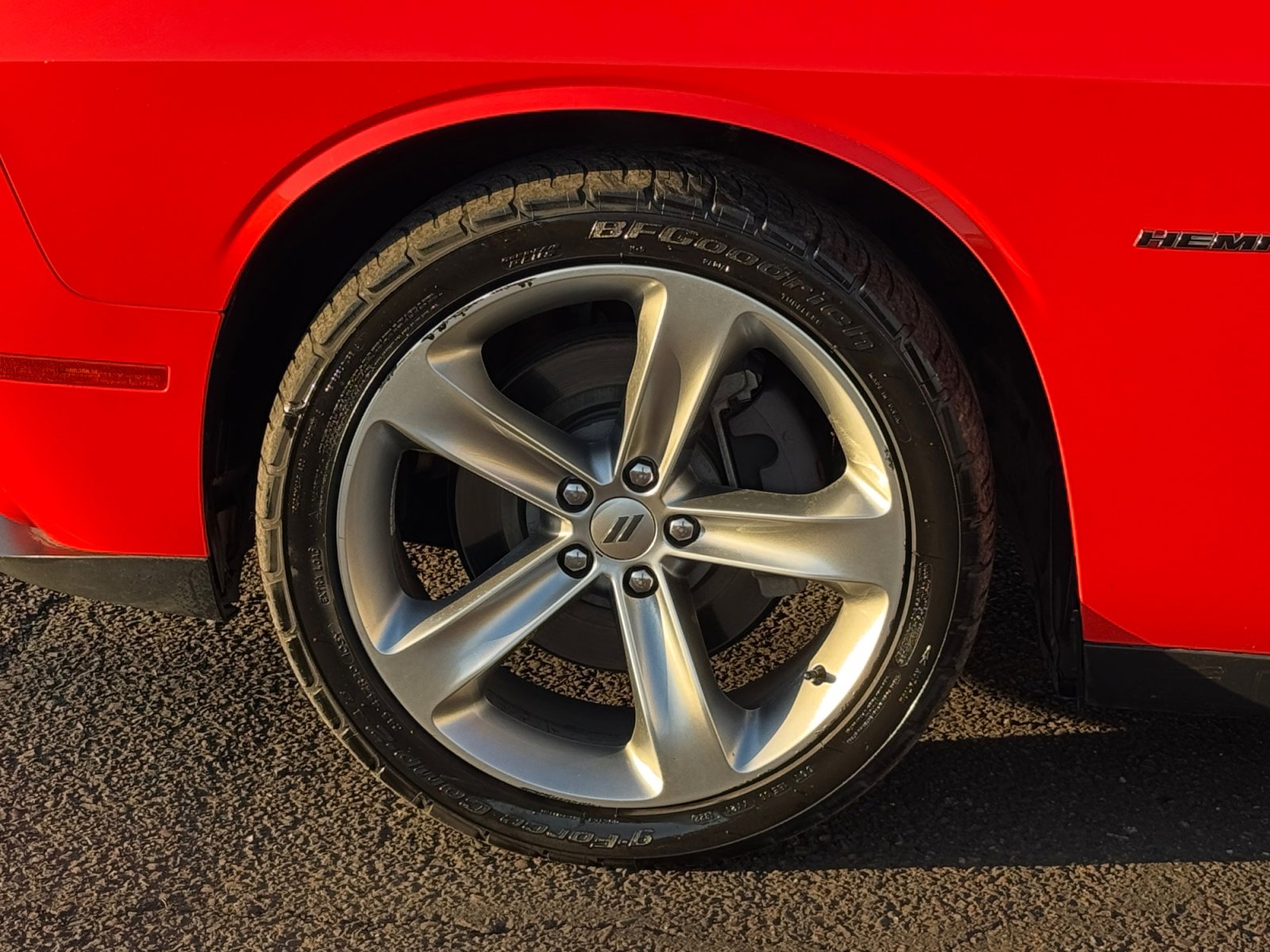 Used 2018 Dodge Challenger R/T w/ Driver Convenience Group image 11