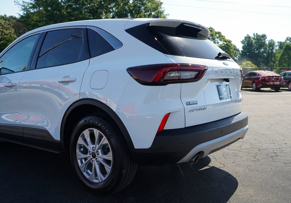 Used 2023 Ford Escape Active w/ Tech Pack #2 FWD image 19
