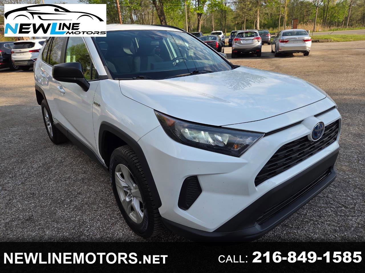 Used 2021 Toyota RAV4 LE AWD/4WD image 1