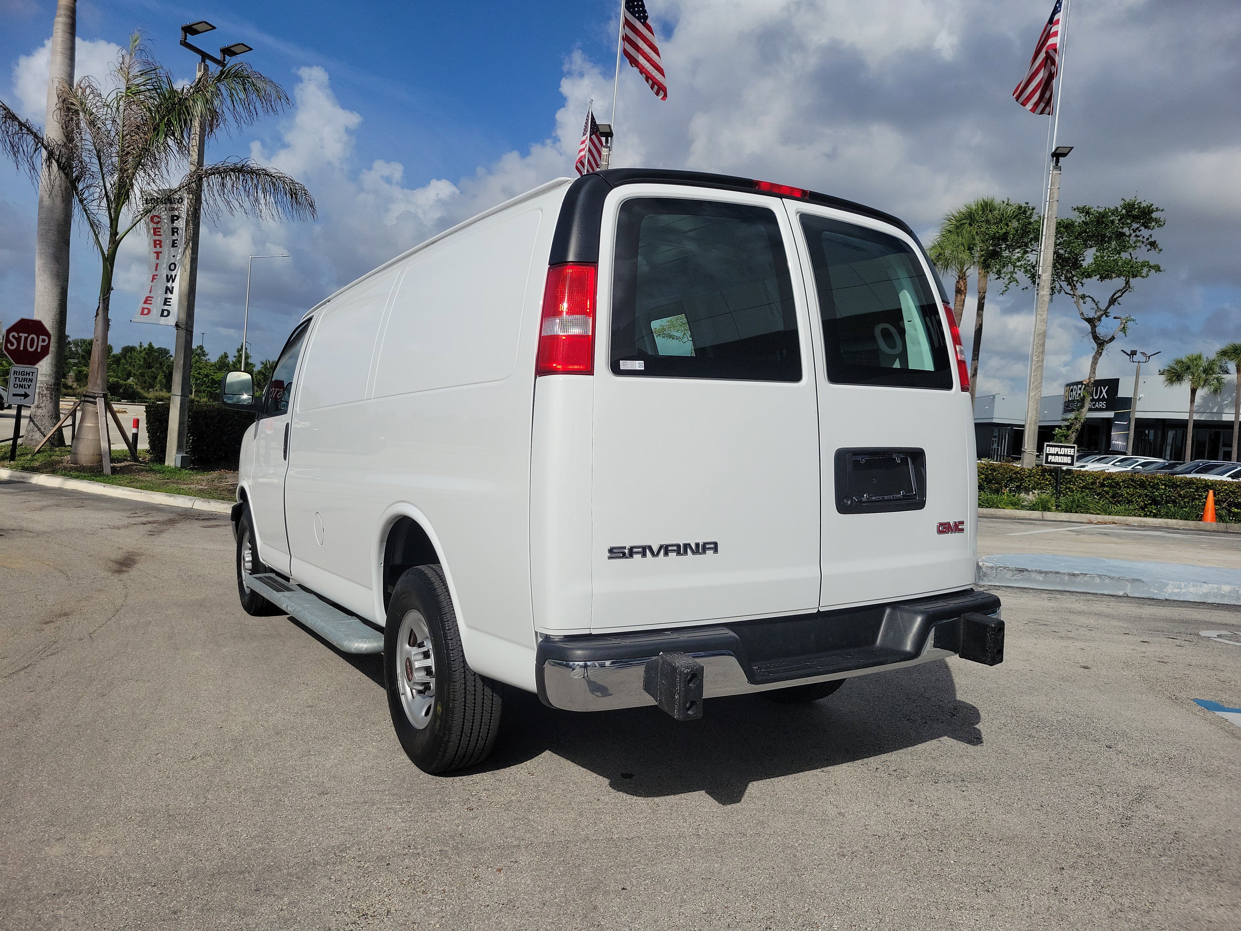 Used 2024 GMC Savana 2500 w/ Driver Convenience Package image 7