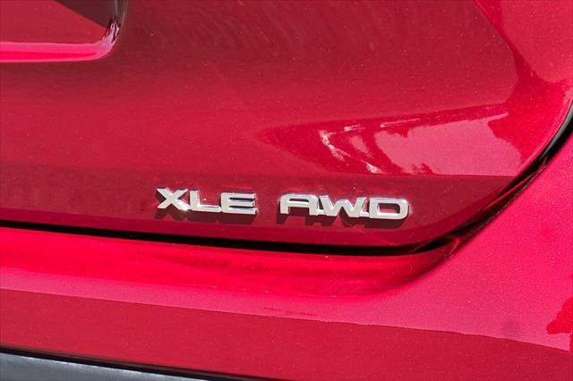 Certified 2021 Toyota Highlander XLE AWD/4WD image 34