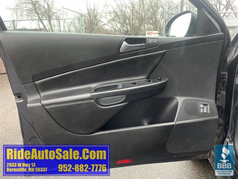 Used 2010 Volkswagen Passat Komfort FWD image 9