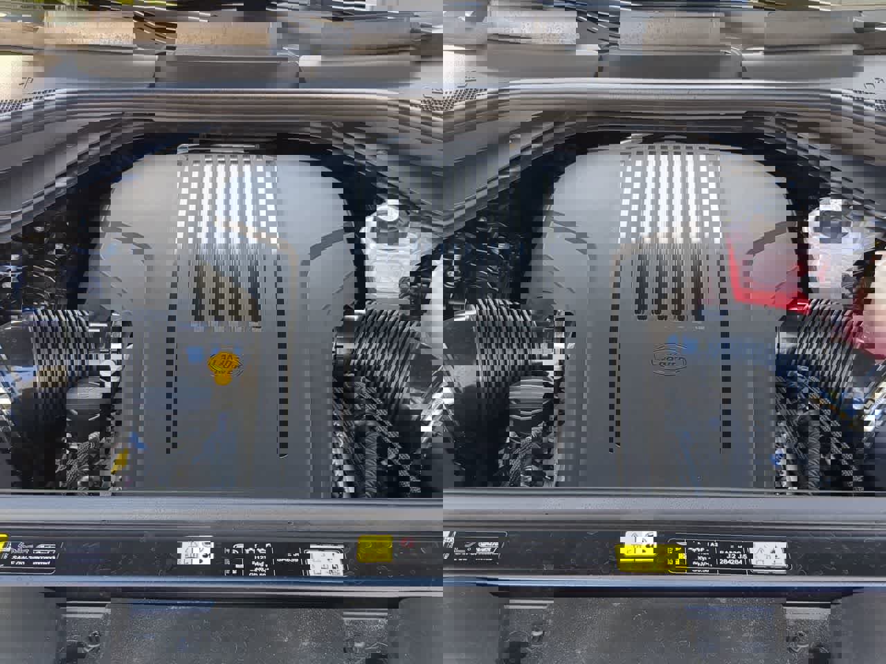 Used 2025 Land Rover Range Rover Sport Dynamic SE image 14