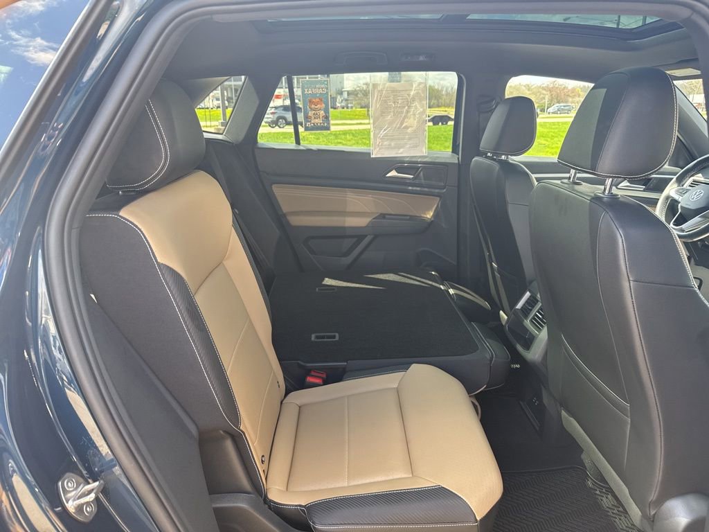 Used 2022 Volkswagen Atlas Cross Sport SE image 39