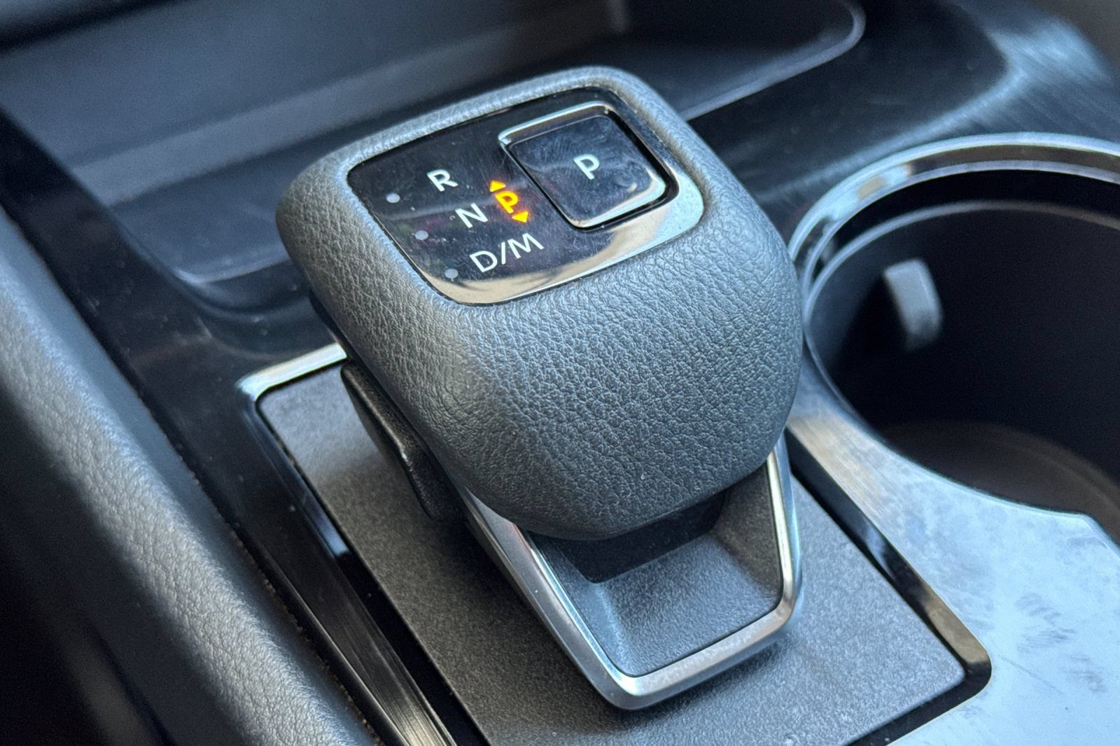 Used 2024 Nissan Rogue SV FWD image 23