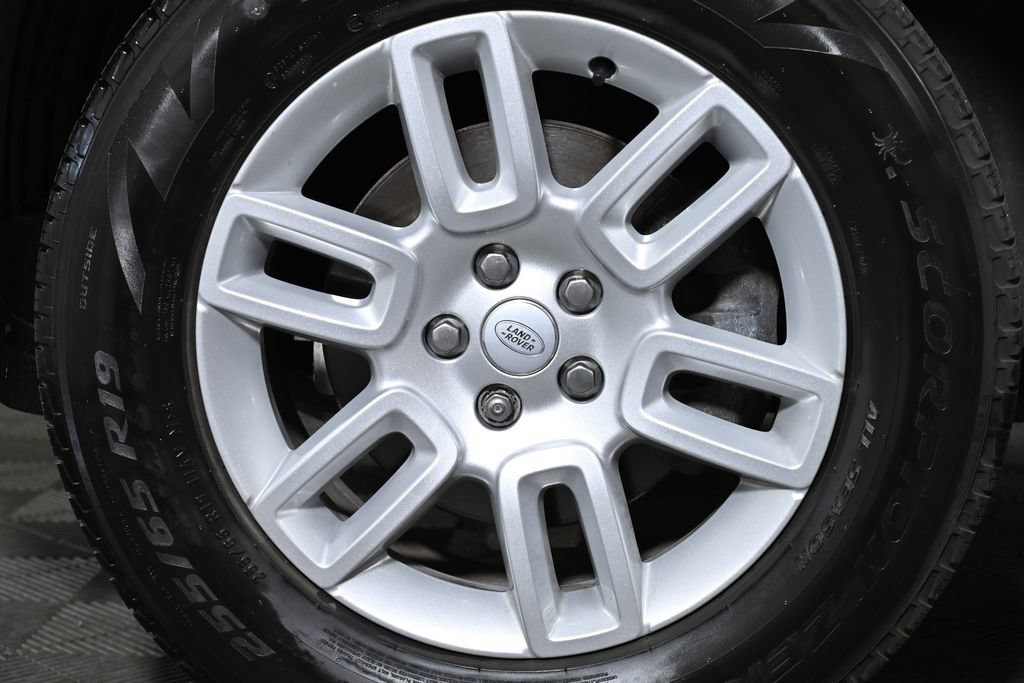 Used 2023 Land Rover Defender 110 S AWD/4WD image 47