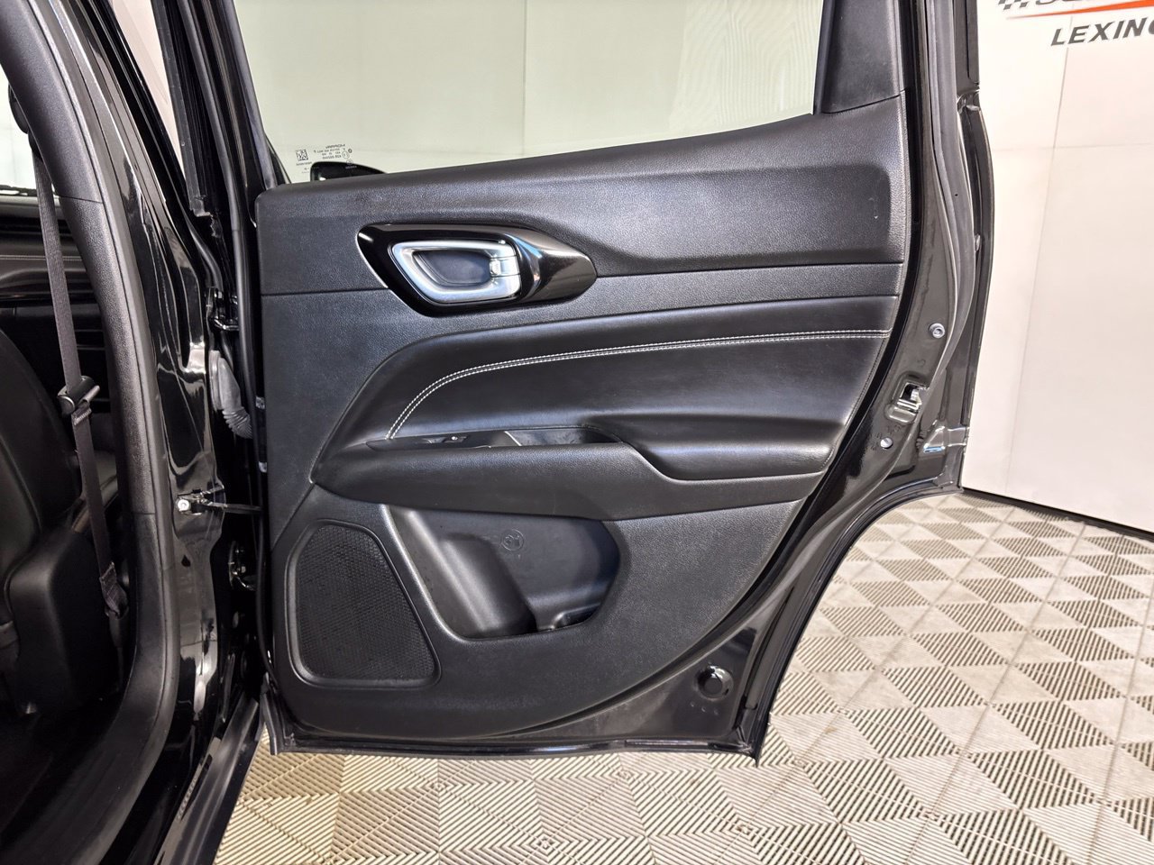 Used 2023 Jeep Compass Latitude AWD/4WD image 26
