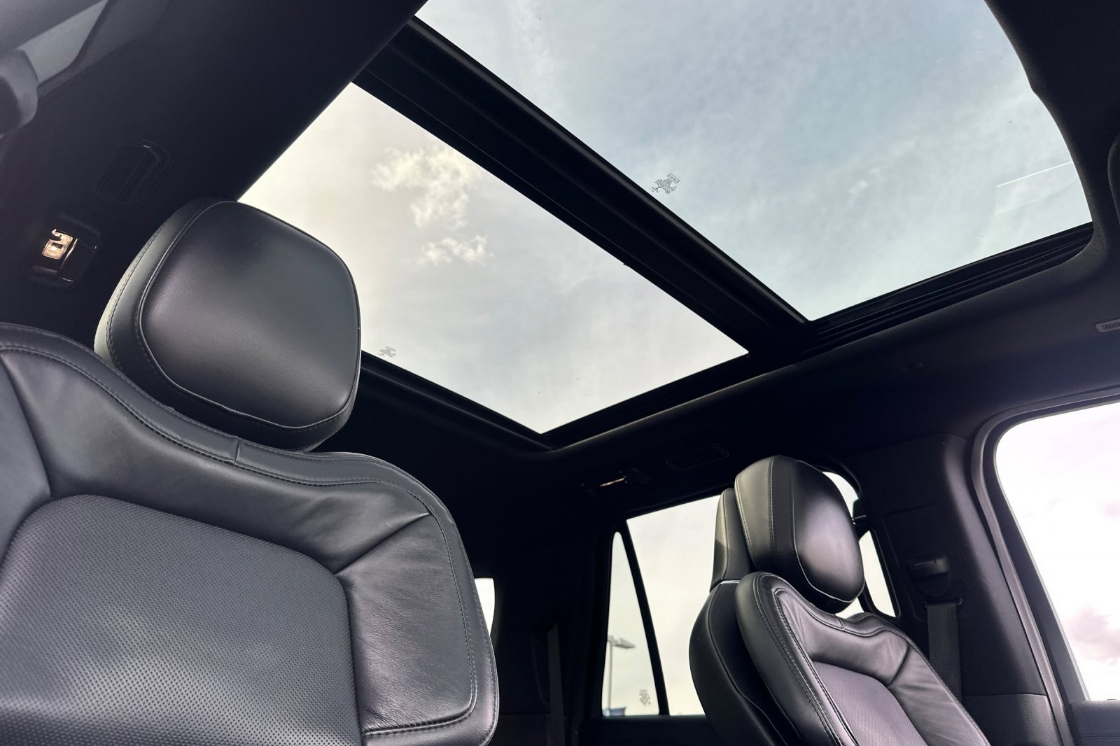 Used 2022 Lincoln Navigator L Reserve image 17