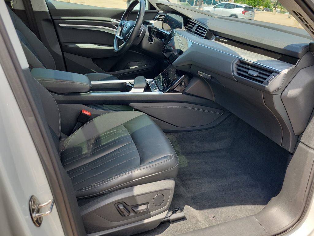 Used 2021 Audi e-tron Premium w/ Convenience Plus Package AWD/4WD image 19