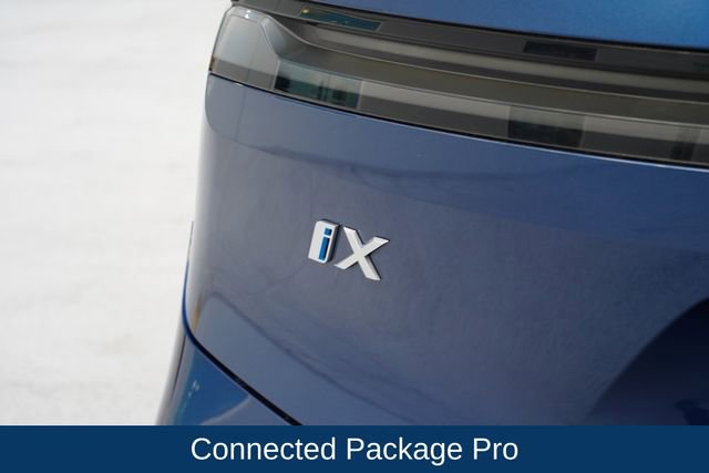 Used 2023 BMW iX xDrive50 w/ Premium Package AWD/4WD image 16