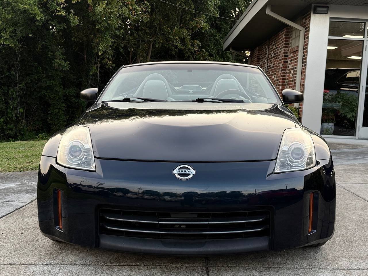 Used 2007 Nissan 350Z Touring RWD image 3