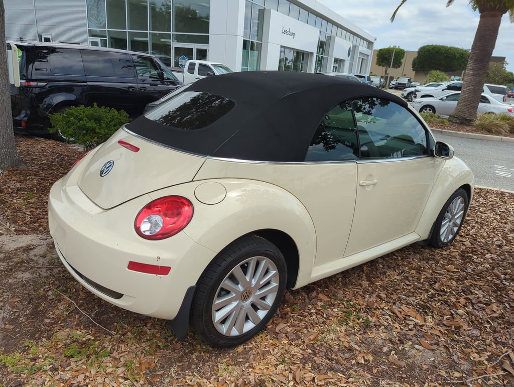 Used 2008 Volkswagen Beetle SE image 2