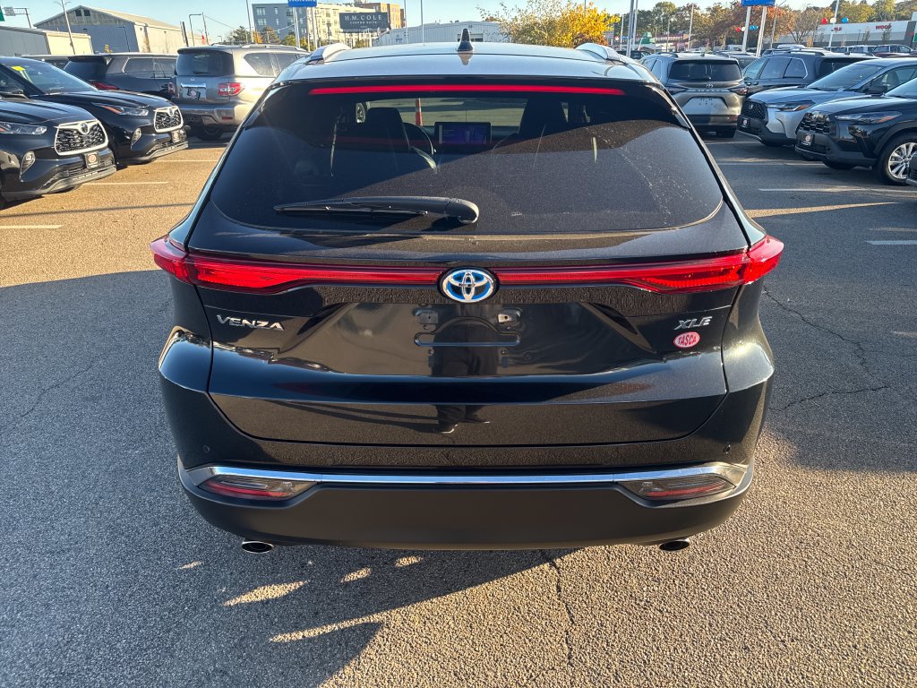 Used 2023 Toyota Venza XLE AWD/4WD image 6
