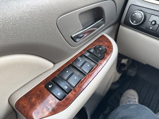 Used 2008 Chevrolet Suburban LT w/ LT Preferred Equipment Group AWD/4WD image 19