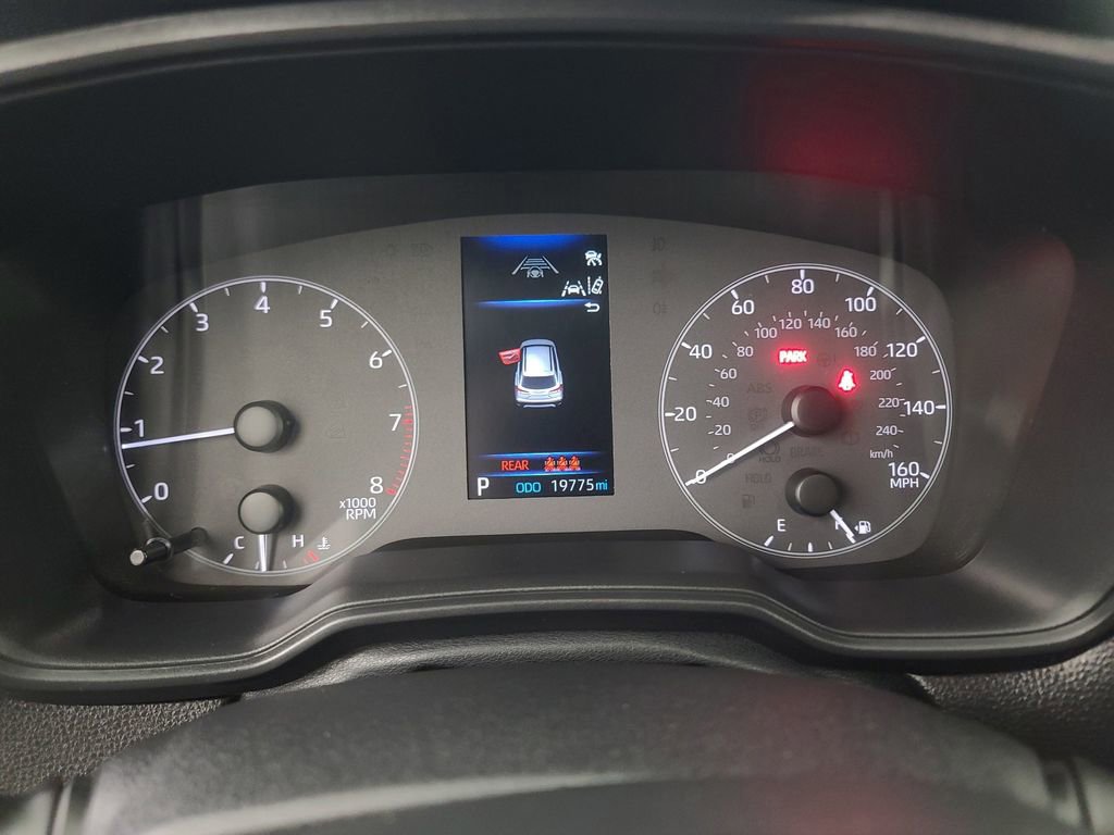 Used 2025 Toyota Corolla Cross LE image 27