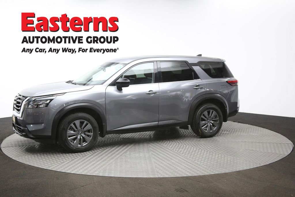 Used 2024 Nissan Pathfinder S image 57
