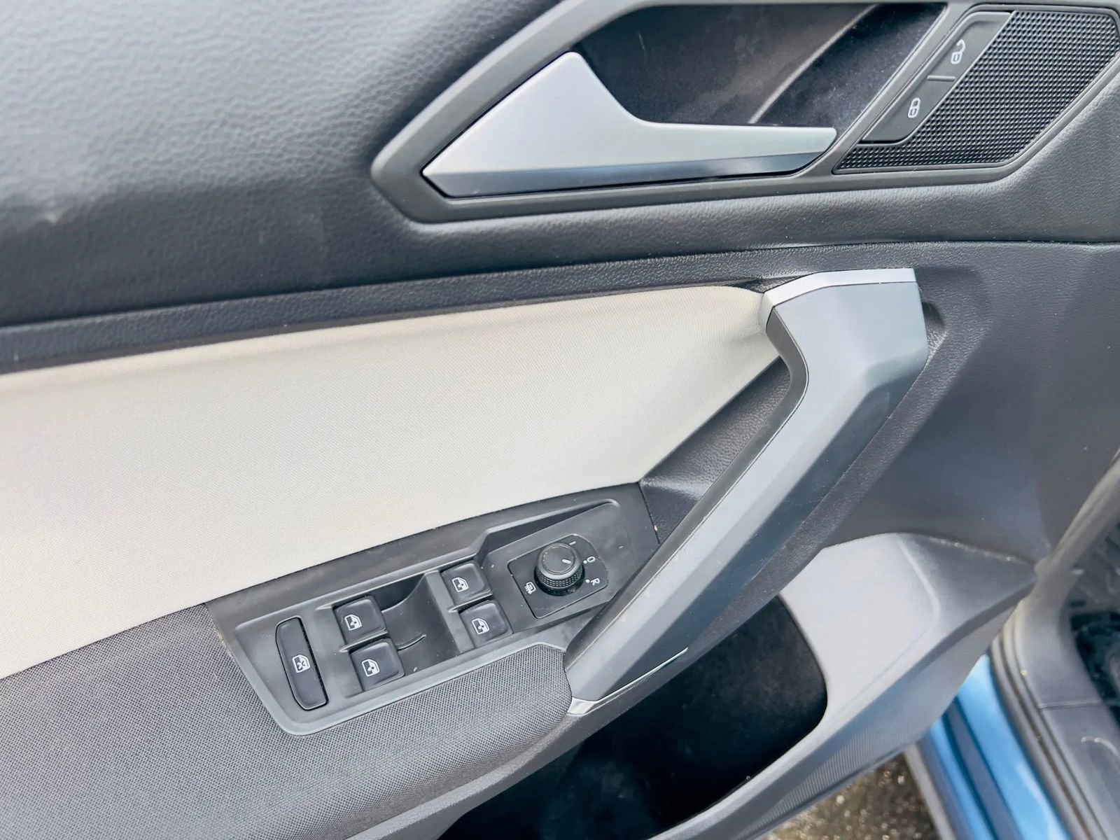 Used 2020 Volkswagen Tiguan S w/ 3rd Row Seat Package image 22