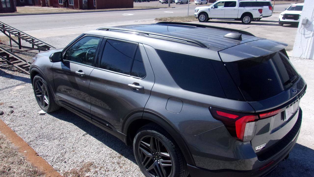 Used 2025 Ford Explorer ST image 5