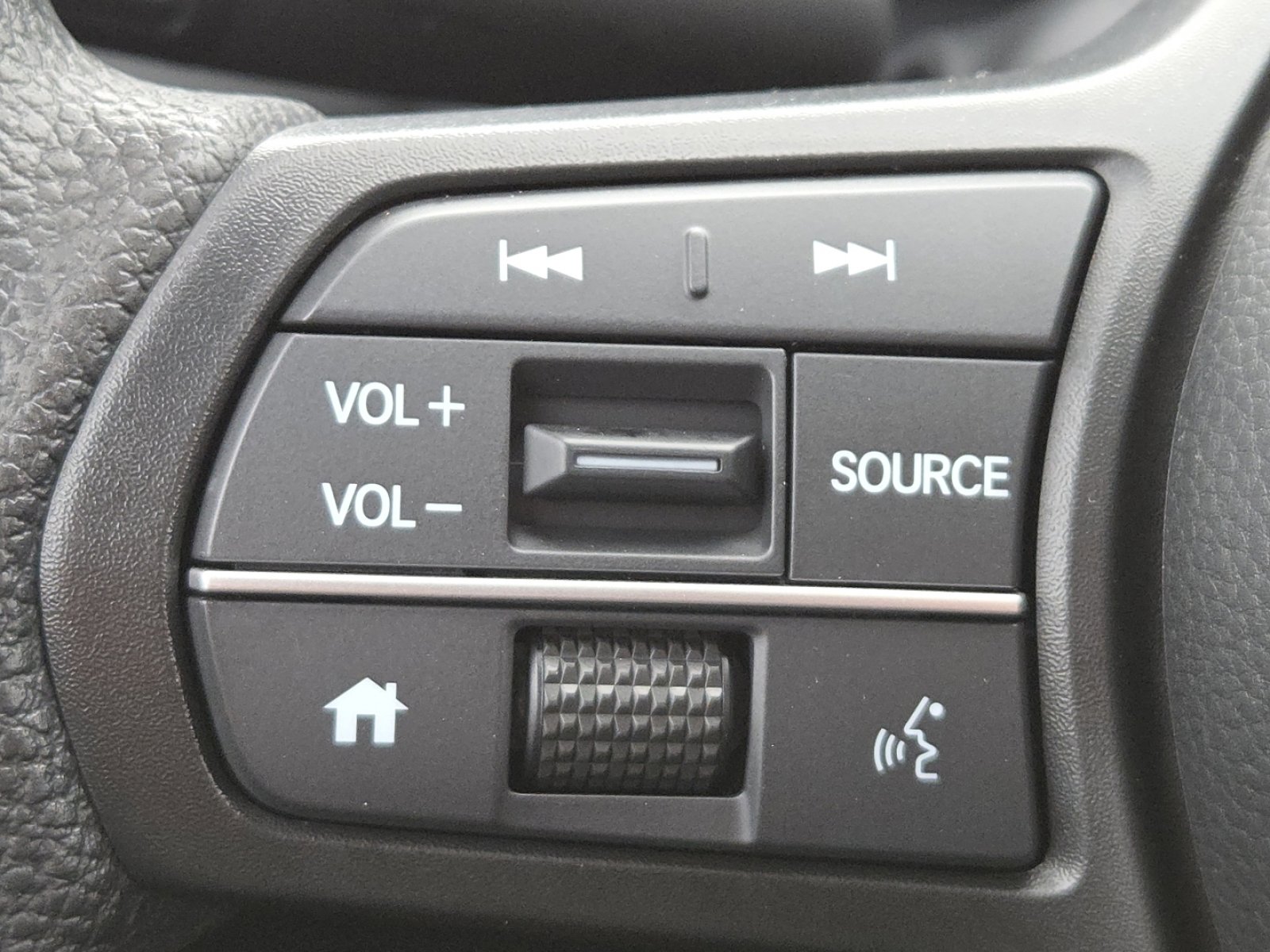 Used 2025 Honda HR-V LX image 32