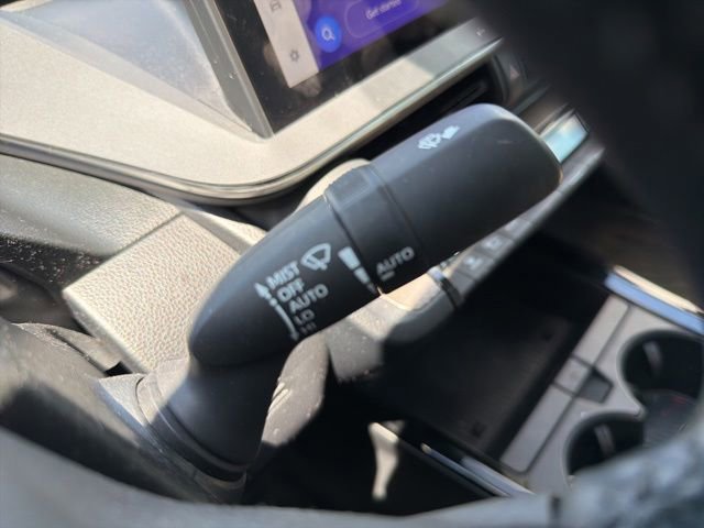 Used 2024 Toyota Prius XLE FWD image 22