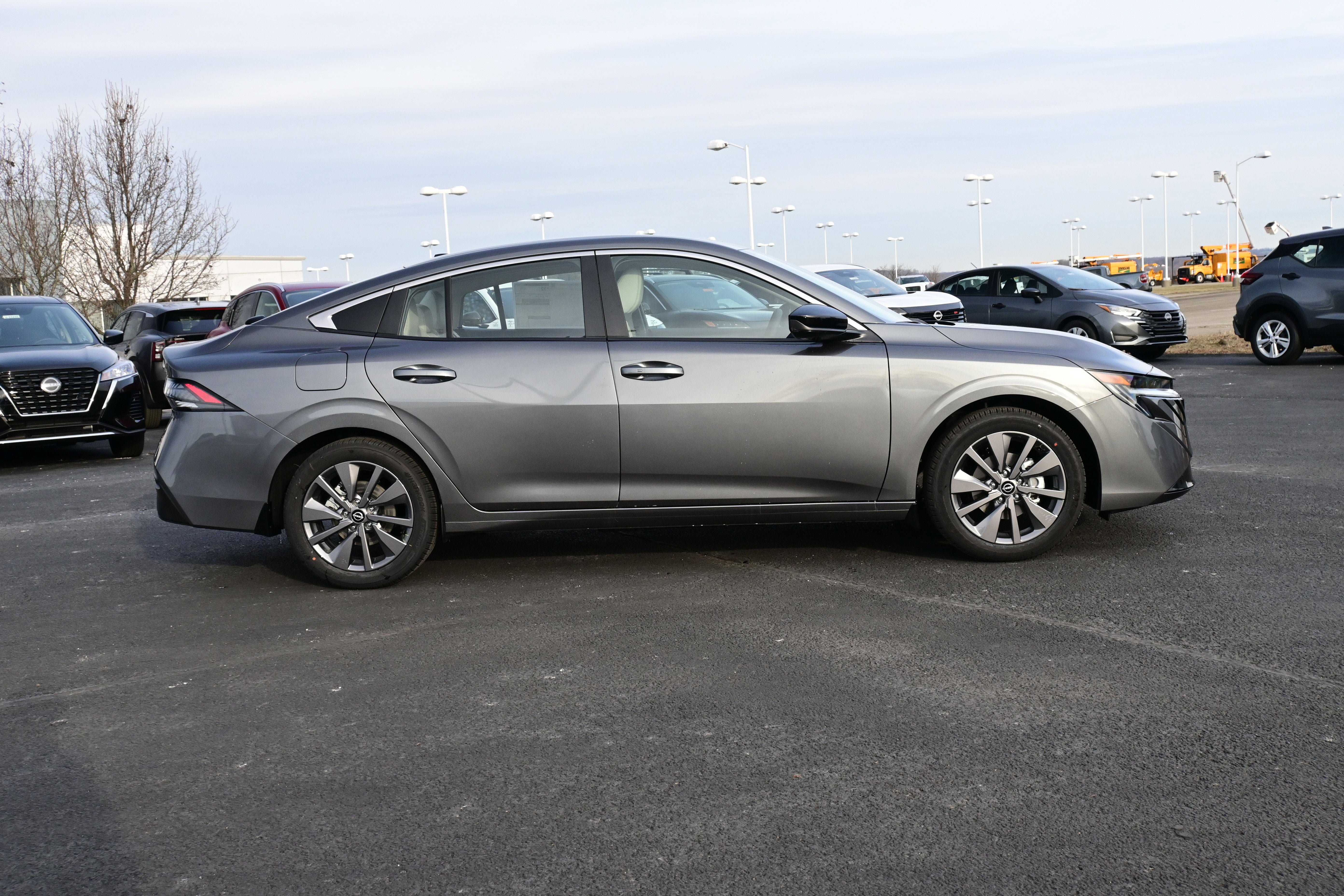 New 2026 Nissan Sentra SL w/ Floor Mat Package FWD image 5