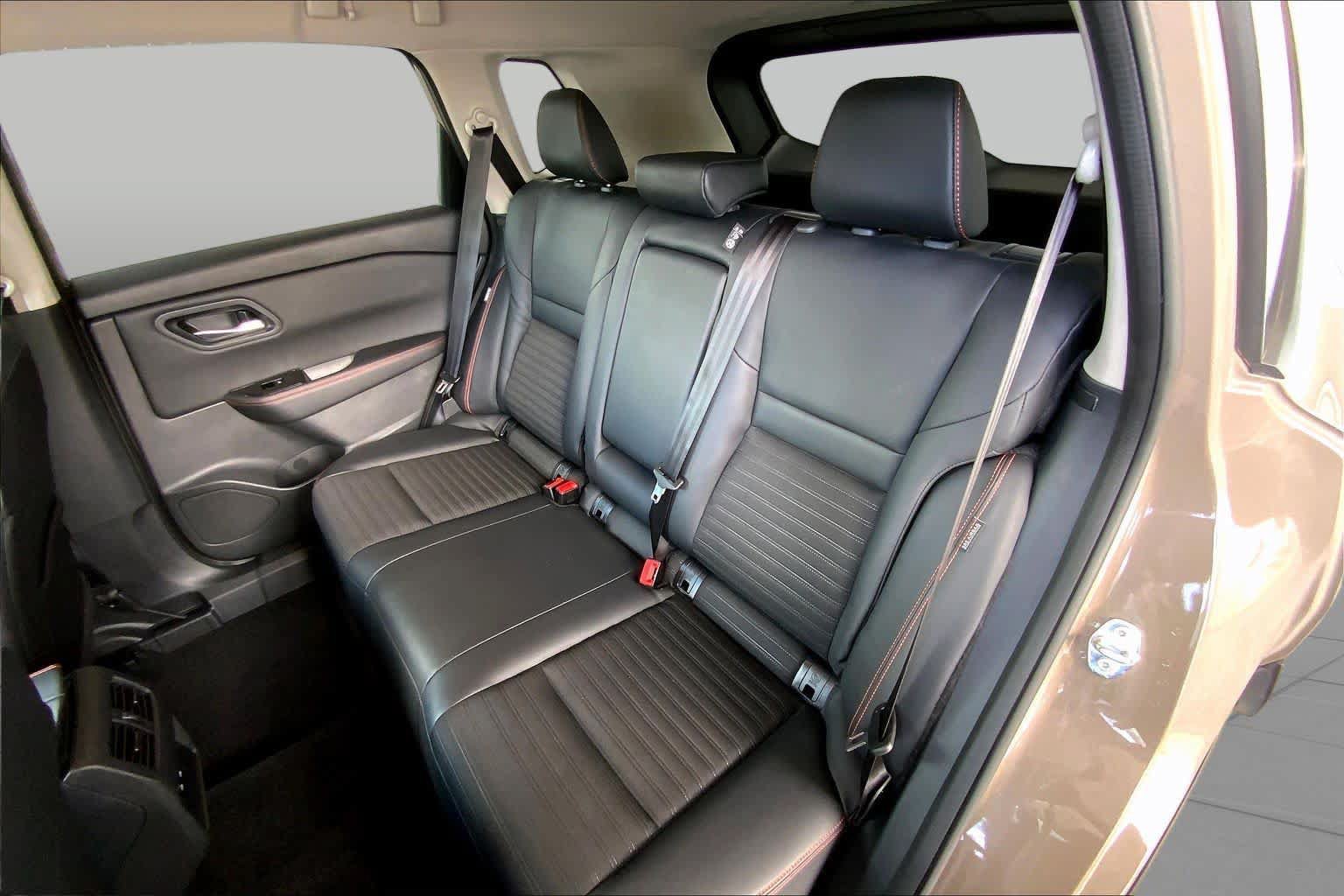 Used 2025 Nissan Rogue SV AWD/4WD image 21