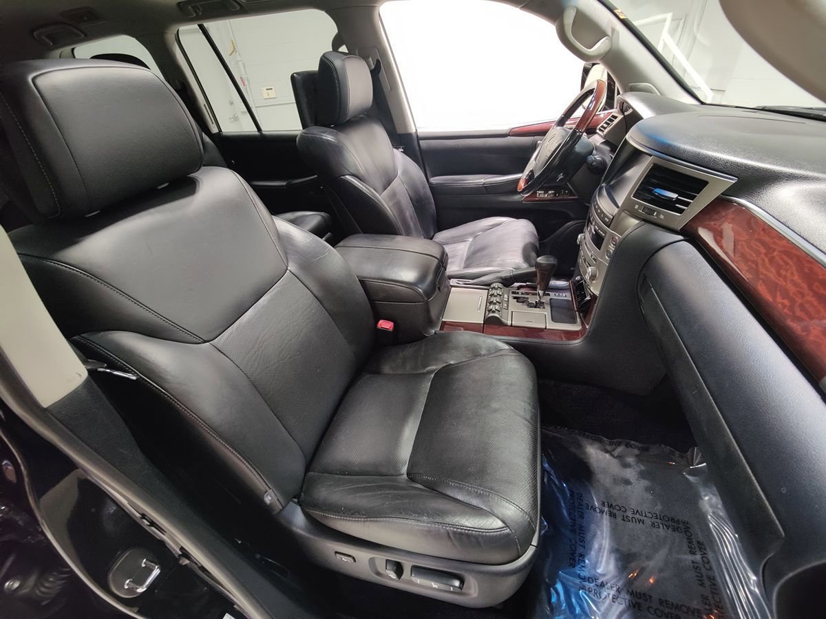 Used 2015 Lexus LX 570 4WD w/ Luxury Package image 15