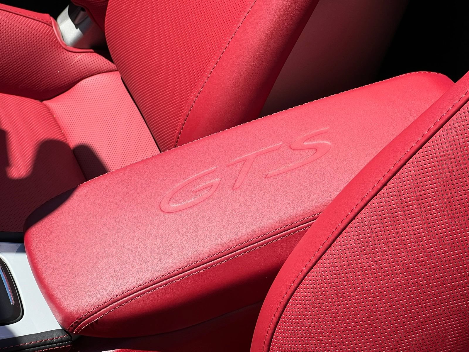 Certified 2025 Porsche 718 Boxster GTS RWD image 32