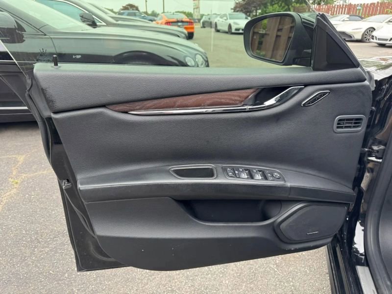 Used 2018 Maserati Quattroporte S image 9