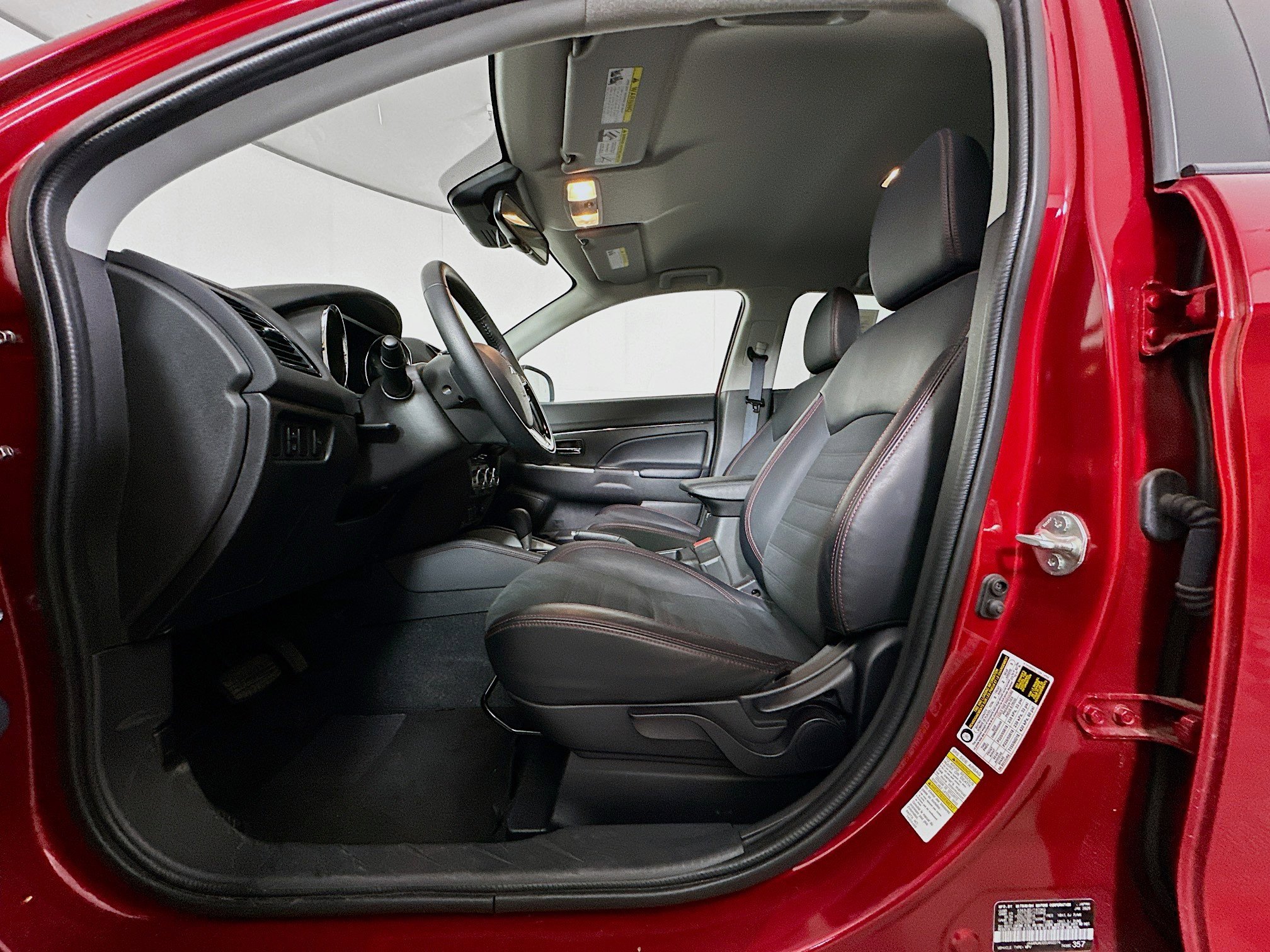 Used 2025 Mitsubishi Outlander Sport SE image 13