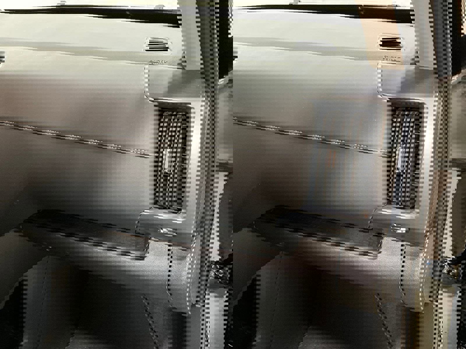 Used 2025 Nissan Pathfinder SL w/ Black Appearance Package image 15