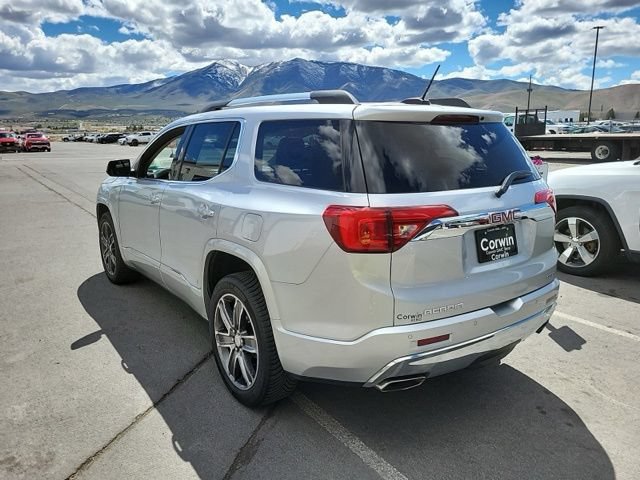 Used 2017 GMC Acadia Denali w/ Technology Package AWD/4WD image 3