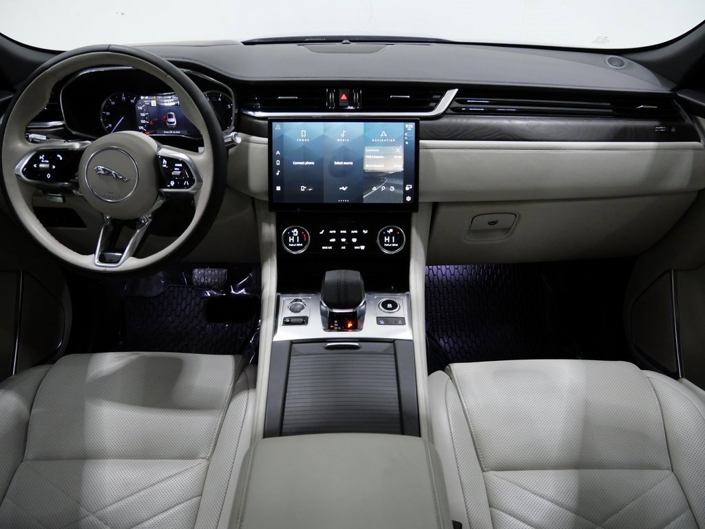 Used 2022 Jaguar F-PACE S image 11