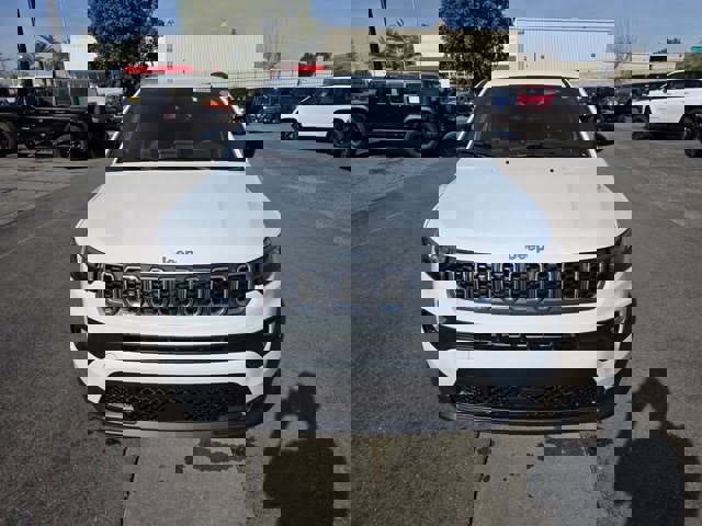 New 2026 Jeep Compass Latitude image 2