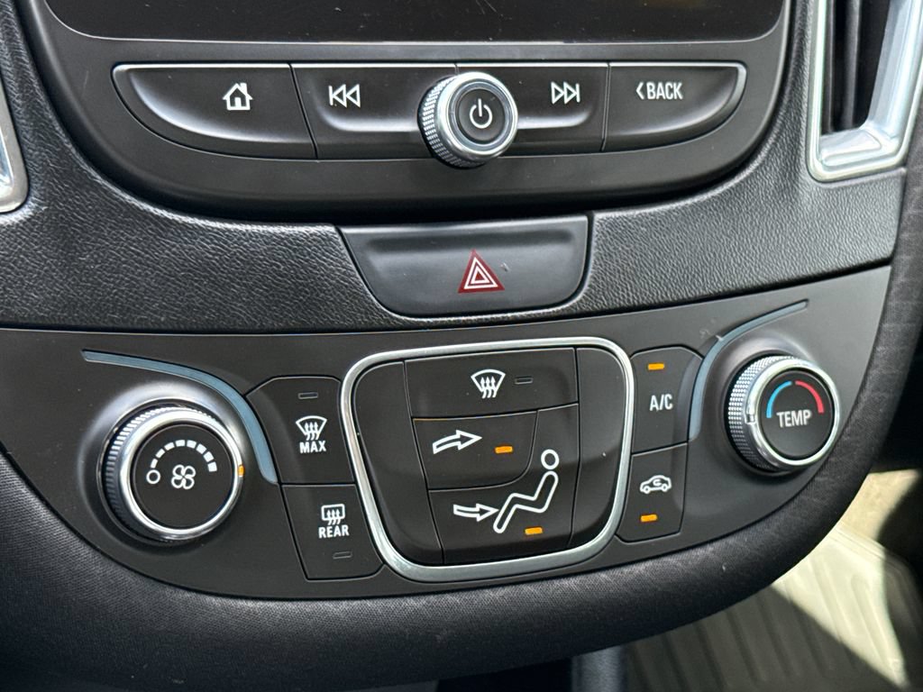 Used 2018 Chevrolet Malibu LT FWD image 21