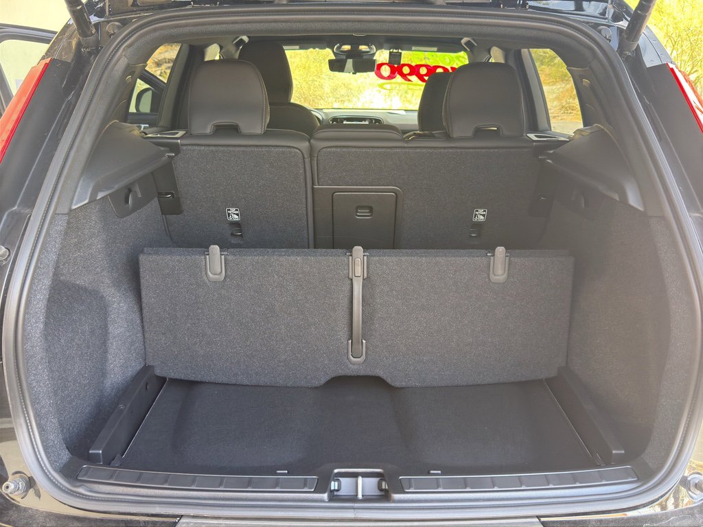 New 2025 Volvo EX40 Core w/ Climate Package AWD/4WD image 21