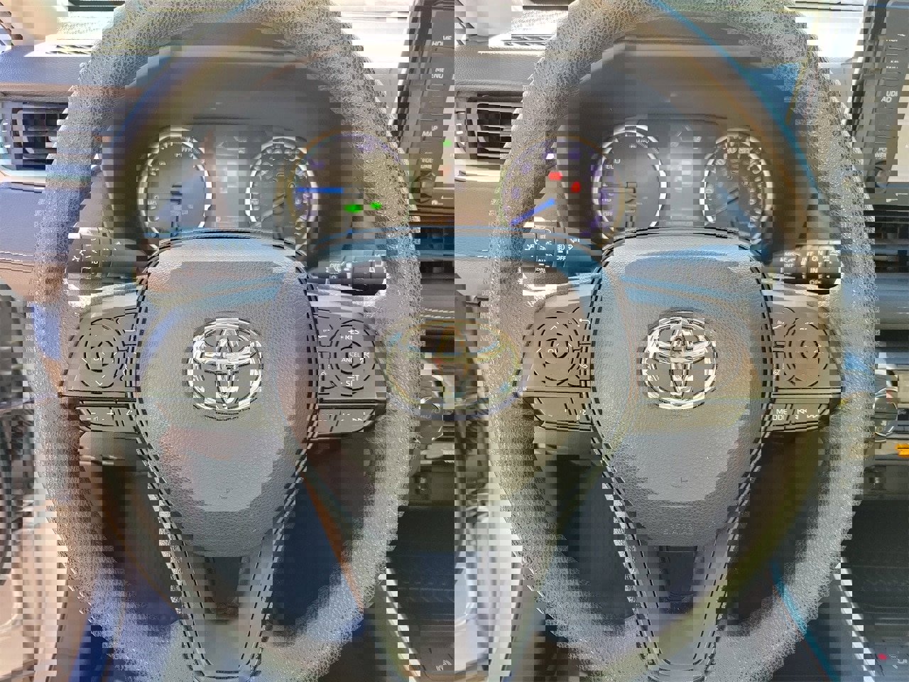 Used 2020 Toyota RAV4 XLE image 20