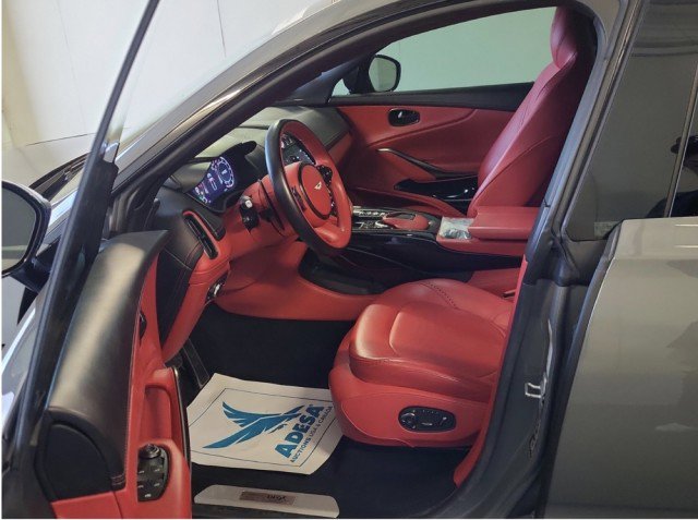 Used 2022 Aston Martin DBX image 3