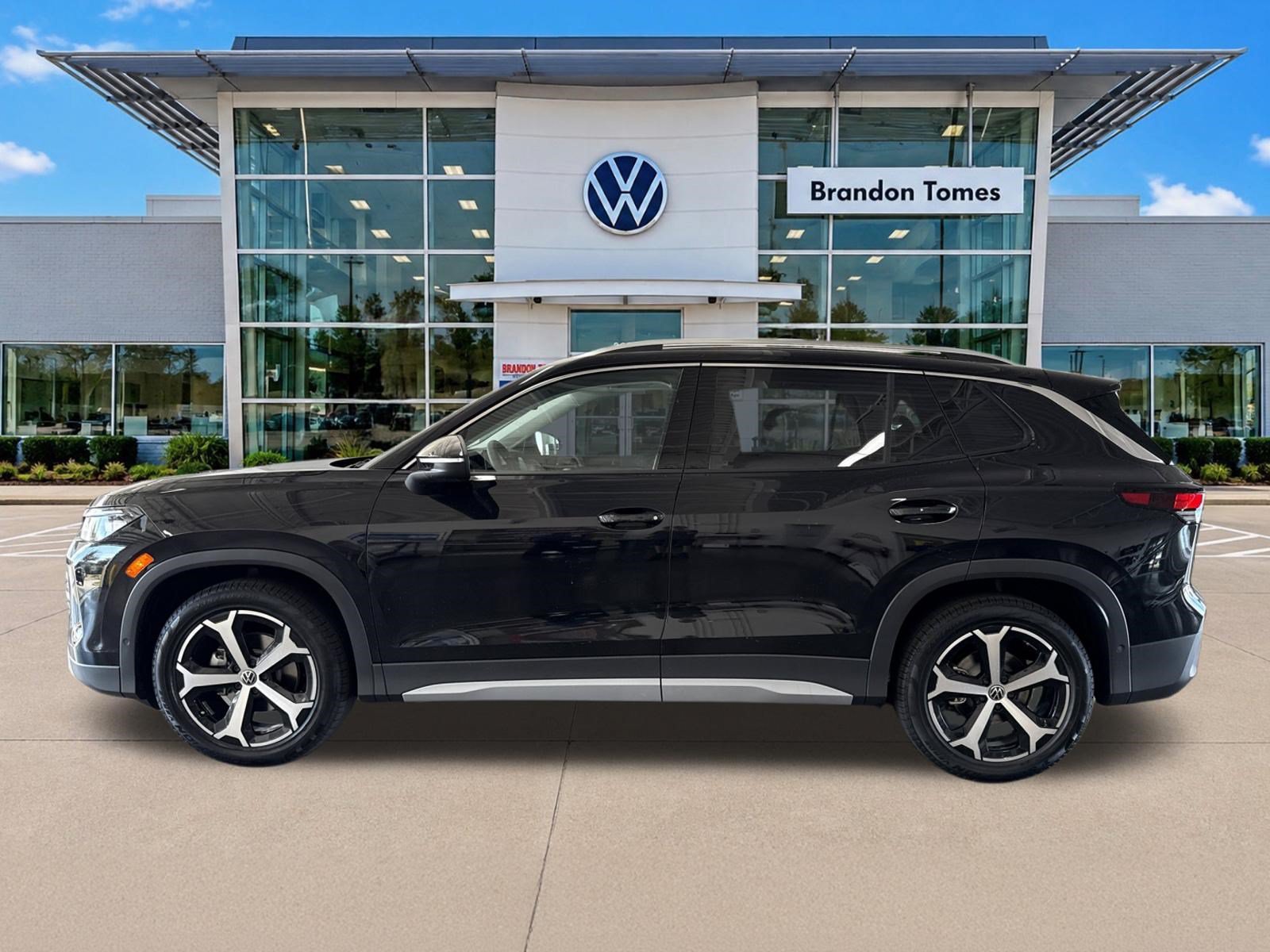 New 2026 Volkswagen Tiguan SE FWD image 7
